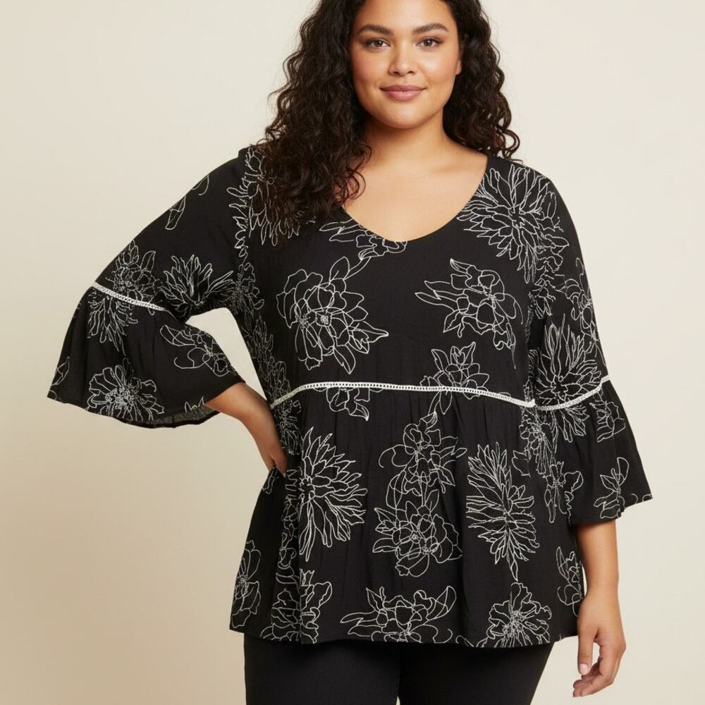 Suzanne Betro Floral Peasant Top Women's Size 3X Black White Bell Sleeve Blouse